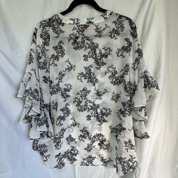 Vince Camuto Bouquets Chiffon Blouse - New Ivory - Size Large - NWT - Picture 4 of 7